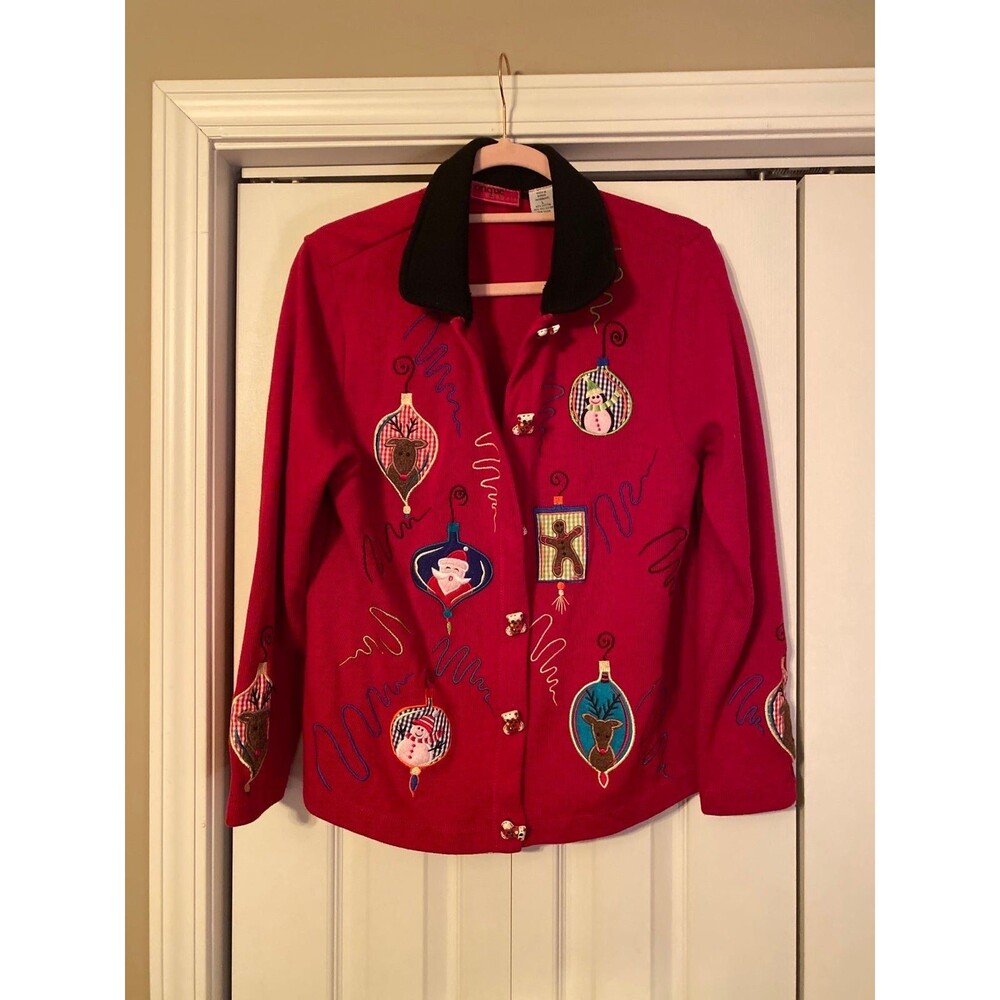 Onque size women large Christmas Sweater with ornament details unique buttons